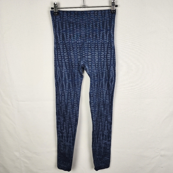 Spanx Look At Me Now High Rise Leggings Women’s Med Indigo Geo Seamless Pull On - Picture 2 of 6